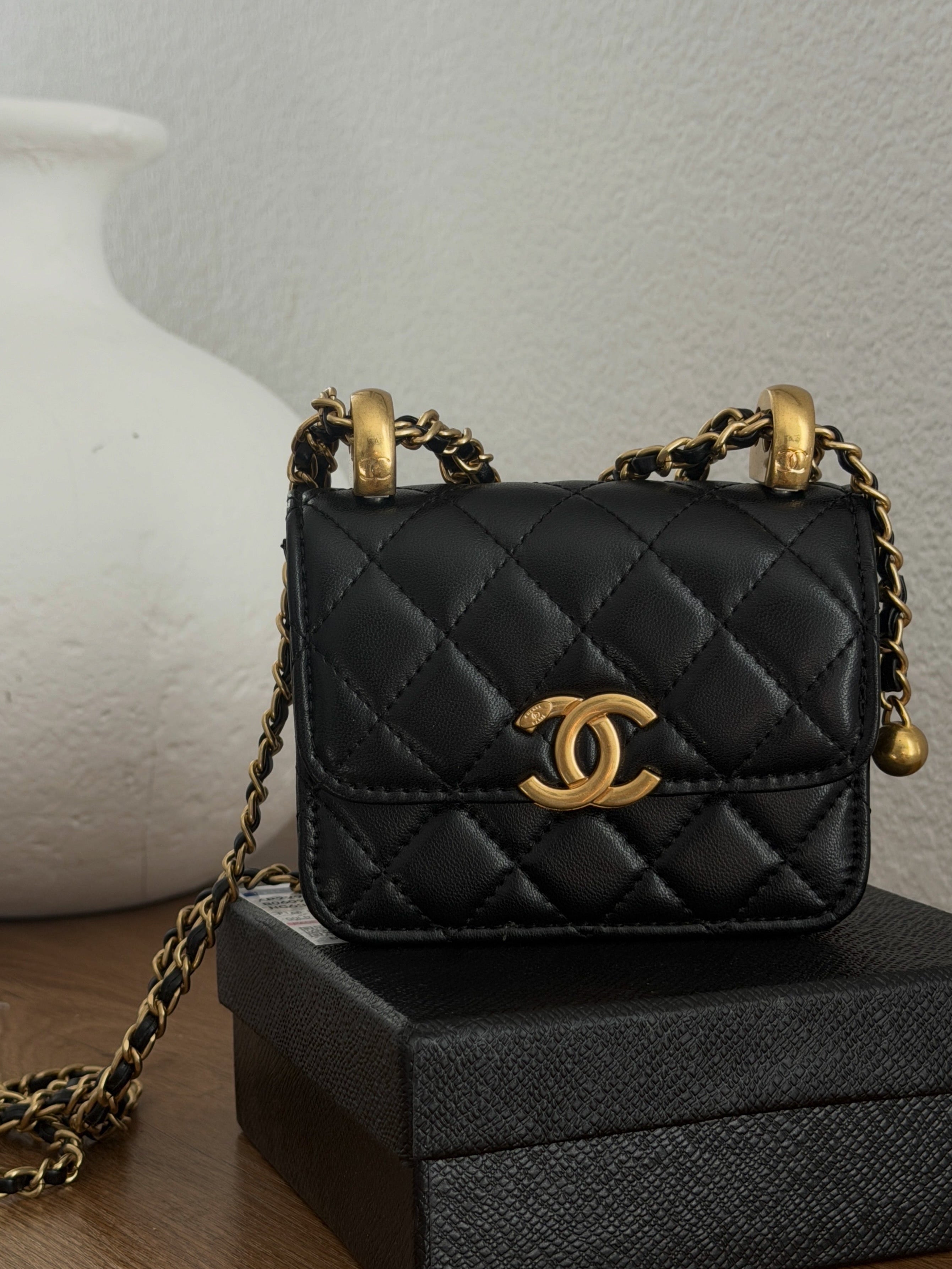 The Élise Chain Wallet