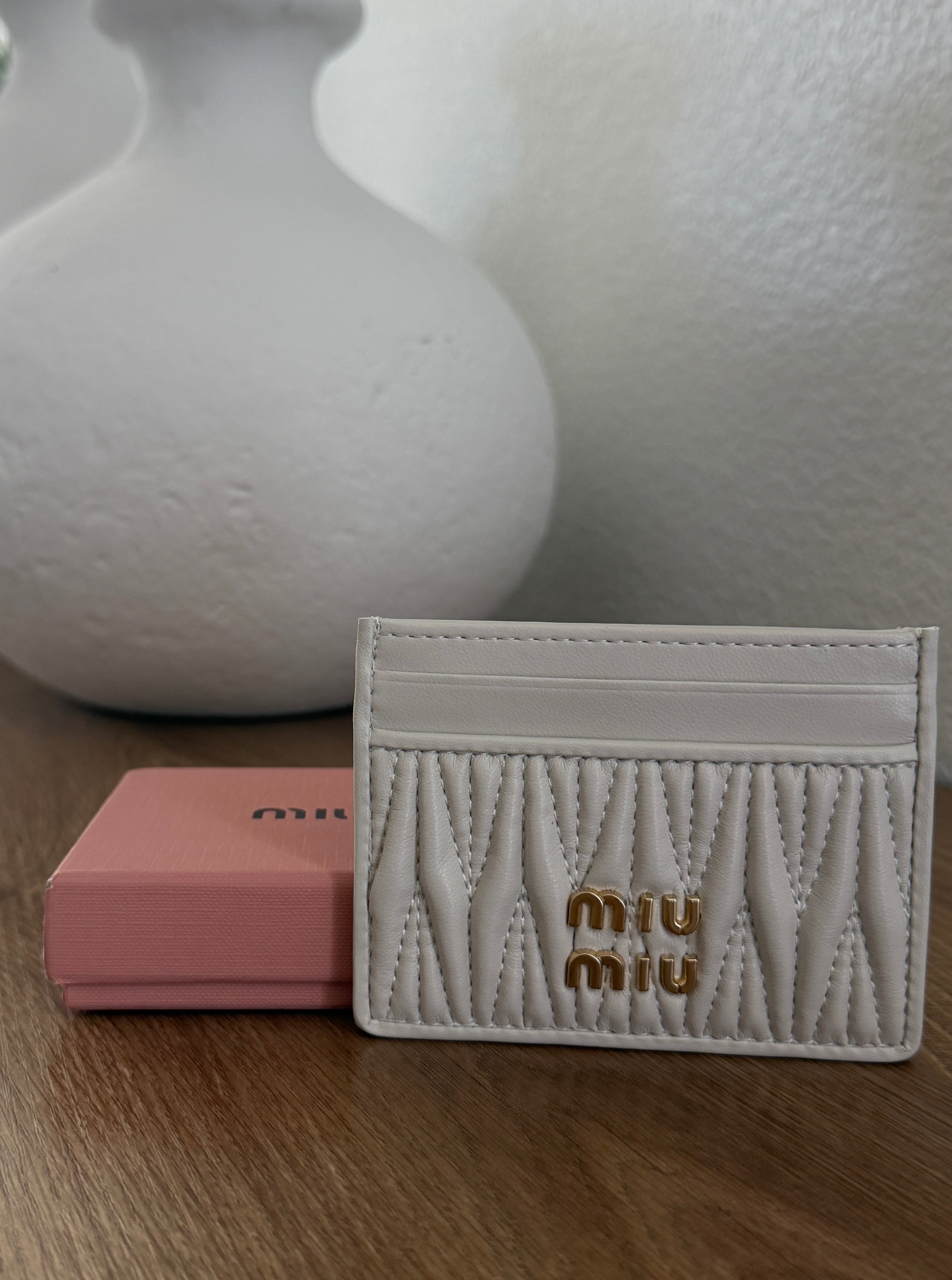 The Pearl Card Holder